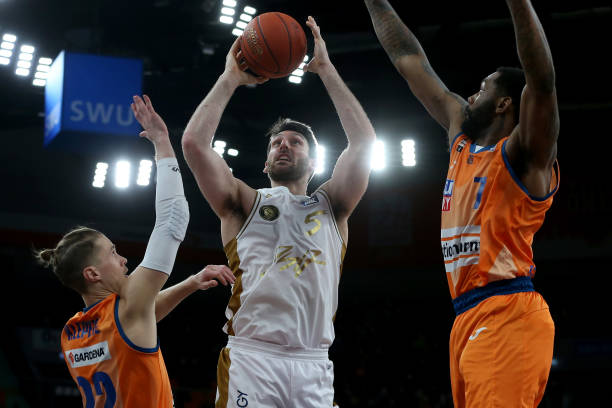 以成为借助 以成为借助