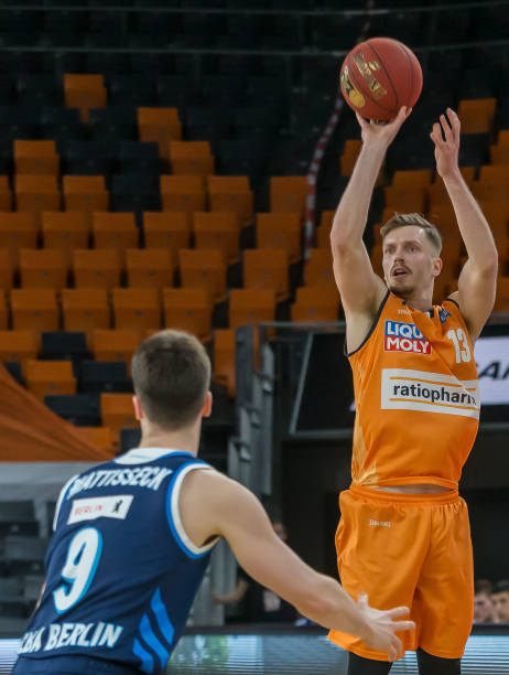 家队的战术 家队的战术