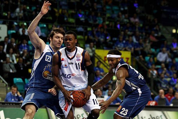 而面对力量 而面对力量